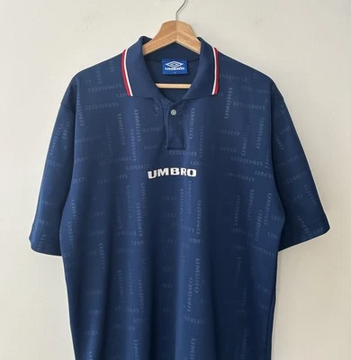 Camiseta Umbro Vintage Años 90 Azul Marino Rojo Blanco Fútbol Hombre Talla L  Foto 1 de 4