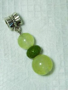 CYNTHIA LYNN "SIMPLY PERIDOT" TWO-TONE GREEN AUGUST BIRTHSTONE PERIDOT PENDANT - Picture 1 of 1