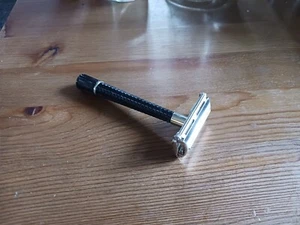 Rasoio di sicurezza vintage Schick Krona Twist to Open - Bellissimo - Foto 1 di 8