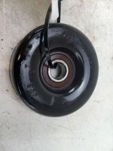 2004 FORD F150OLD BELT TENSIONER IDLER PULLEY SMOOTH 9211 - Picture 1 of 3