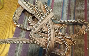 1 Yard Harvest Gold Lippenkordel Borte - Bild 1 von 1