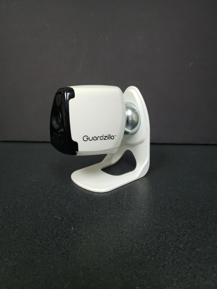 Cámara de seguridad Guardzilla inalámbrica de alta definición interior/exterior (GZ100W) Foto 1 de 4
