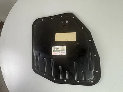 2003-2008 GENUINE TOYOTA COROLLA/MATRIX  TRANSMISSION OIL PAN, 35106-12100 - Image 1 of 4