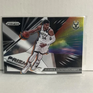 2021-22 Panini Prizm - Prizmatic #29 Giannis Antetokounmpo - Picture 1 of 2