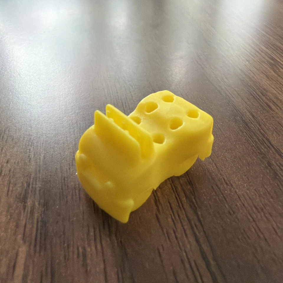 The Game Of Life It’s A Dog’s Life Edition Replacement Yellow Car Player Mover - Image 1 of 1