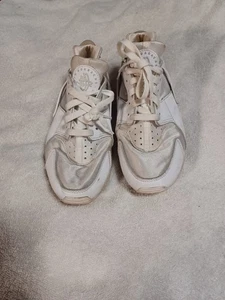 Nike Men's Air Huarache Triple White Pure Platinum Size 9 - Picture 1 of 5