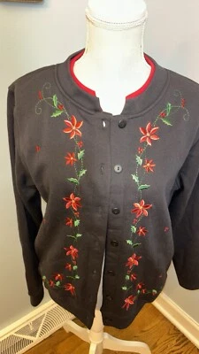 Shenanigans Mujer Talla Pequeña Botón Navidad Con Flores de Pascua Foto 1 de 4