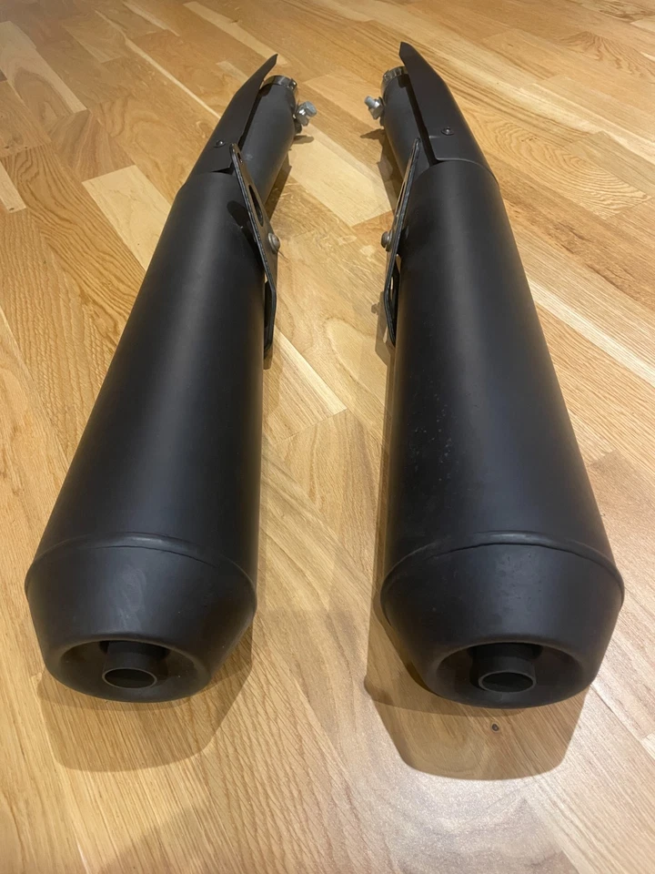 Original exhaust set for Moto Guzzi V7 III Stone (2018) - Image 1 of 4