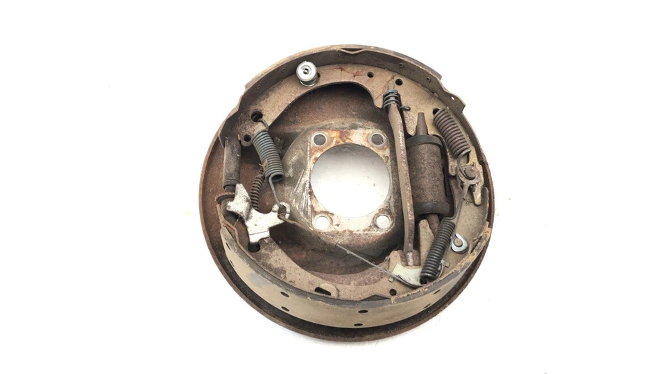 1968 Ford Thunderbird Driver placa de apoio de freio traseiro esquerdo OEM hardware traseiro - Imagem 1 de 4