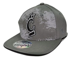 Cincinnati Bearcats Zephyr Epicenter NCAA Flat Bill Flex Fit Cap Hat Size Small - Picture 1 of 5