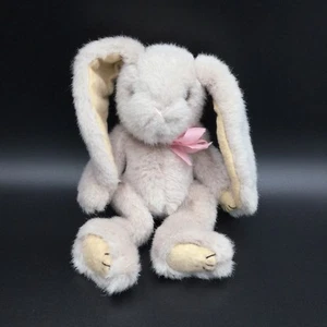 Juguete suave de peluche Pier 1 One Imports conejito conejo beige tostado rosa arco 8" articulado - Imagen 1 de 4