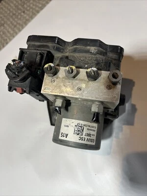 2016  Buick Encore Abs Pump Control Module XV8Y0 - Image 1 of 4