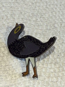 "Pin/alfiler trasero de solapa esmaltada TRASH DOVE 1,5"" de alto" - Imagen 1 de 3
