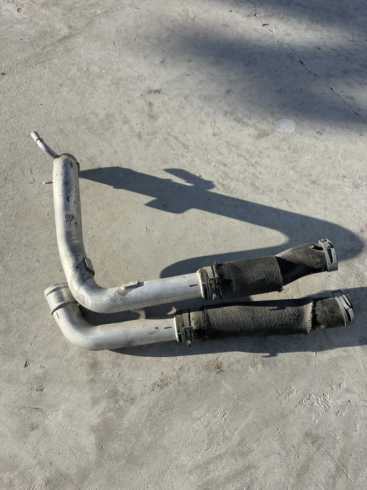 2018 Lamborghini Huracan Audi R8 RH Coolant Pipe 4S0121064E - Image 1 of 4