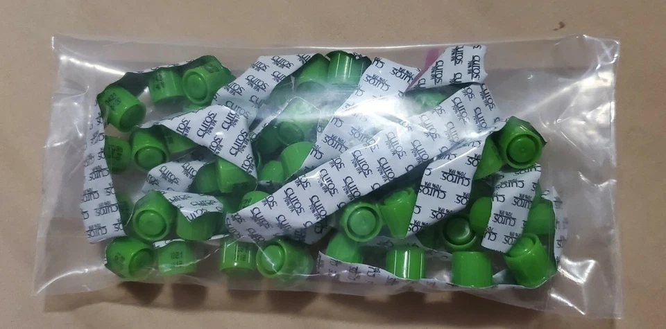 Зеленые колпачки Curos. Защита портов, пикников, IV для ненужных клапанов. Лот из 50 - Изображение 1 из 1