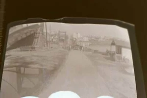tolles altes Negativ - deutsche Fahrzeuge - zerstörte Brücke, Schienen - Russlan - Picture 1 of 1
