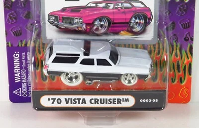 1970 Oldsmobile Vista Cruiser Grocery Getters White 70 Olds Station Wagon 1:64 - Image 1 of 4