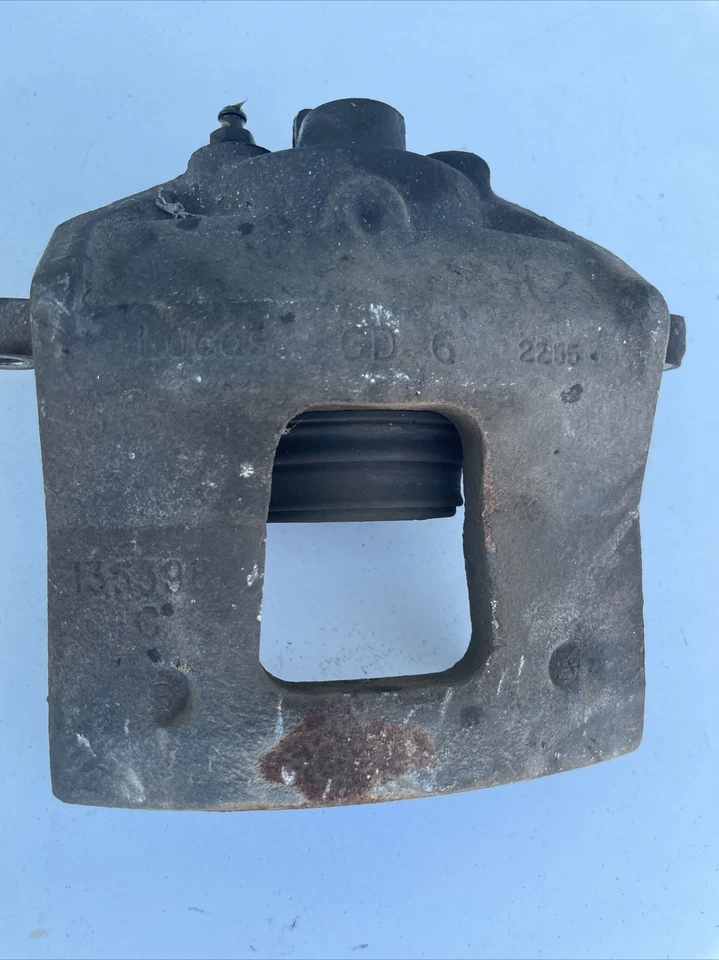 Pinza de freno del lado del pasajero delantero derecho Buick Rendezvous 2002-2007 OEM 201066 Foto 1 de 4