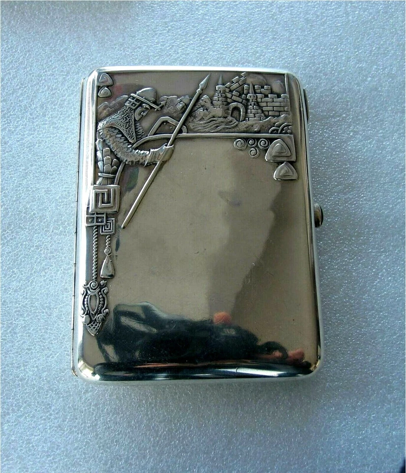 Estuche de cigarrillos de plata ruso Art Nouveau caballero medieval, Moscú Foto 1 de 4