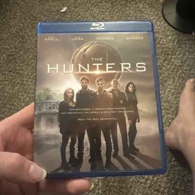 The Hunters Blu-Ray- 2014 Victor Garber, Robbie Amell, Alexa Vega - Image 1 of 3