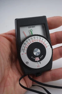 SEKONIC Auto-Lumi Model L-158 Basic Ambient Light Meter - Compact Lightweight - Picture 1 of 3