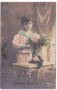 *** Fantaisie _ Bonne Année - Petit garçon avec un pot de fleurs *** CPA 1912 - Picture 1 of 2