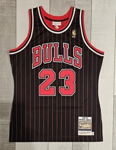 BNWT Michael Jordan Mitchell & Ness 1996-97 Bulls Authentic Jersey Size 40 - Picture 1 of 24