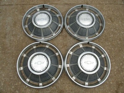 Juego de 4 tapacubos OEM 14" 1968-1969? Chevrolet Impala Caprice BONITO conductor Foto 1 de 4
