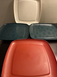 MAINSTAYS  SQUARE PLASTIC PLATES SET OF FOUR - Picture 1 of 5