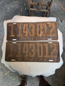 1924 New York License Plate Pair - Original Paint Condition - Picture 1 of 1