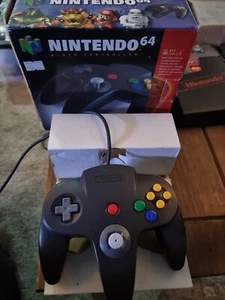 Official Nintendo 64 N64 Controller Pad Boxed Black Mint Condition Rare Find - Picture 1 of 4