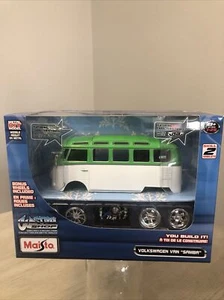 MAISTO VOLKSWAGEN VAN SAMBA CUSTOM MODEL KIT GREEN 1:25 - Picture 1 of 9