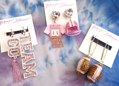 BETSEY JOHNSON Camiseta de Fútbol Casco Desajuste Fútbol GO TEAM Pendientes Nuevo con Etiquetas Foto 1 de 4