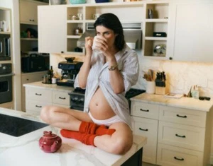 Alexandra Daddario PHOTO 4x6 8x10 (SELECT SIZE) #0171 - Picture 1 of 1