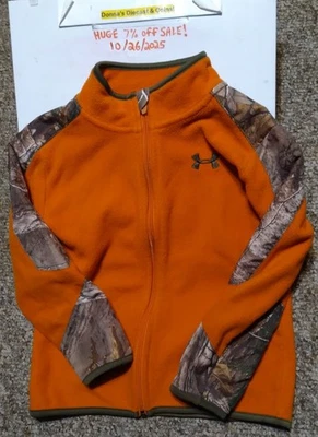 CHAQUETA UNDER ARMOUR TALLA 5 NIÑO ÁRBOL REAL EXTRA SUAVE Y CÓMODA EXCELENTE ESTADO Foto 1 de 4