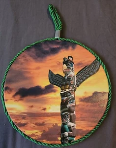 National Indigenous Peoples Day Art unique Thunderbird totem, Canadian Seller - Foto 1 di 2