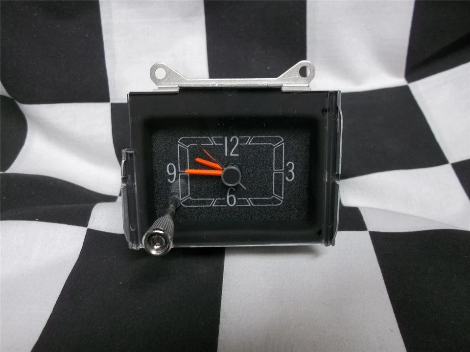 Dodge Volare Aspen 1976 reloj nuevo en stock Foto 1 de 1