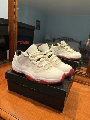 Size 9 - Air Jordan 11 Retro Low Cherry Bottom - Изображение 1 из 4