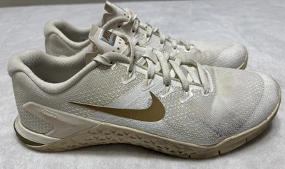 Zapatos para mujer Nike talla 9 Metcon 4 champán dorado metálico AV2141-120 entrenamiento Foto 1 de 4