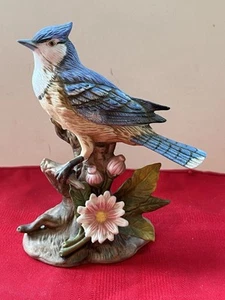 VINTAGE 6” HOMCO #1445 BLUE JAY BIRD PORCELAIN FIGURE W’ PINK FLOWER 1 DAMGD PTL - Picture 1 of 11