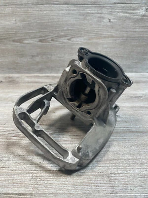 Craftsman 17" 25cc 358791520 parte recortadora cárter, eje 530012582 Foto 1 de 4