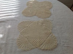 Vintage Doilies Set Of 2 Crochet Beige Super Clean - Imagen 1 de 12