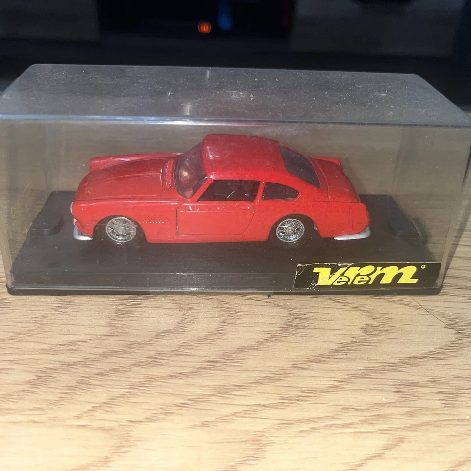 VEREM n°410 : FERRARI 250 GT rouge - neuve avec boîte origine C1 - Photo 1/4