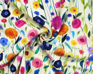 Little Johnny Painted Flowers Viscose Challis Floral fabric. 40cm roll end - Picture 1 of 4