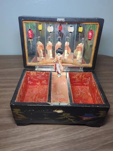 Vintage Japan A&C Geisha Dancing Music Box Lacca Portagioie 7" Danneggiato/Senza Chiave - Foto 1 di 19