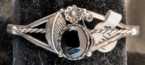 Vintage Navajo Sterling Silver Twisted Wire Black Onyx Woman's Bracelet Sz 5.25" - Picture 1 of 5