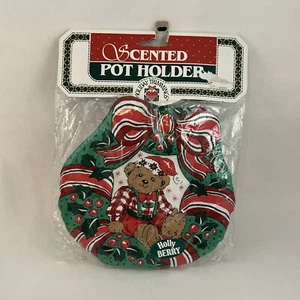 Vintage Holiday Trimmings Christmas Pot Holder Holly Berry Wreath Teddy Bear - Picture 1 of 4
