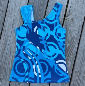 TITLE NINE Geometric Mod Asymmetrisches Tanktop Blau, Türkis, Weiß Gr. Small S - Bild 1 von 8