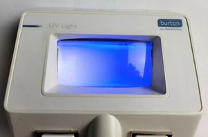 Burton UV Licht mit Lupe & 2 UV & 2 weiße Glühbirnen - Optometrie/Augenheilkunde - Bild 1 von 11