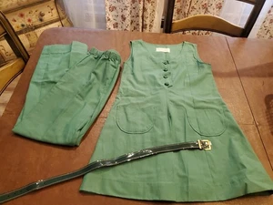 Vintage Pfadfinder Uniform. Kleid, Hose und Gürtel  - Bild 1 von 12